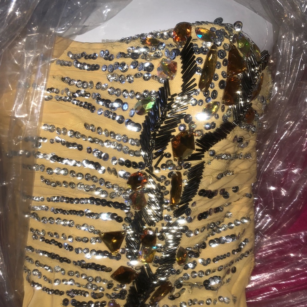 Dress - Picture 2 of 3